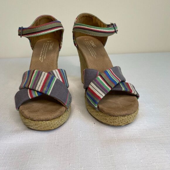 TOMS Women's Multi-Color Sienna Striped Canvas Wedge Strappy Sandals Siz… - Picture 1 of 9